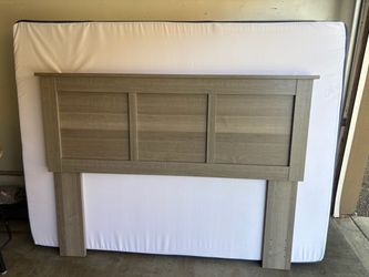 Queen Bed Set w/ Box Spring, Headboard