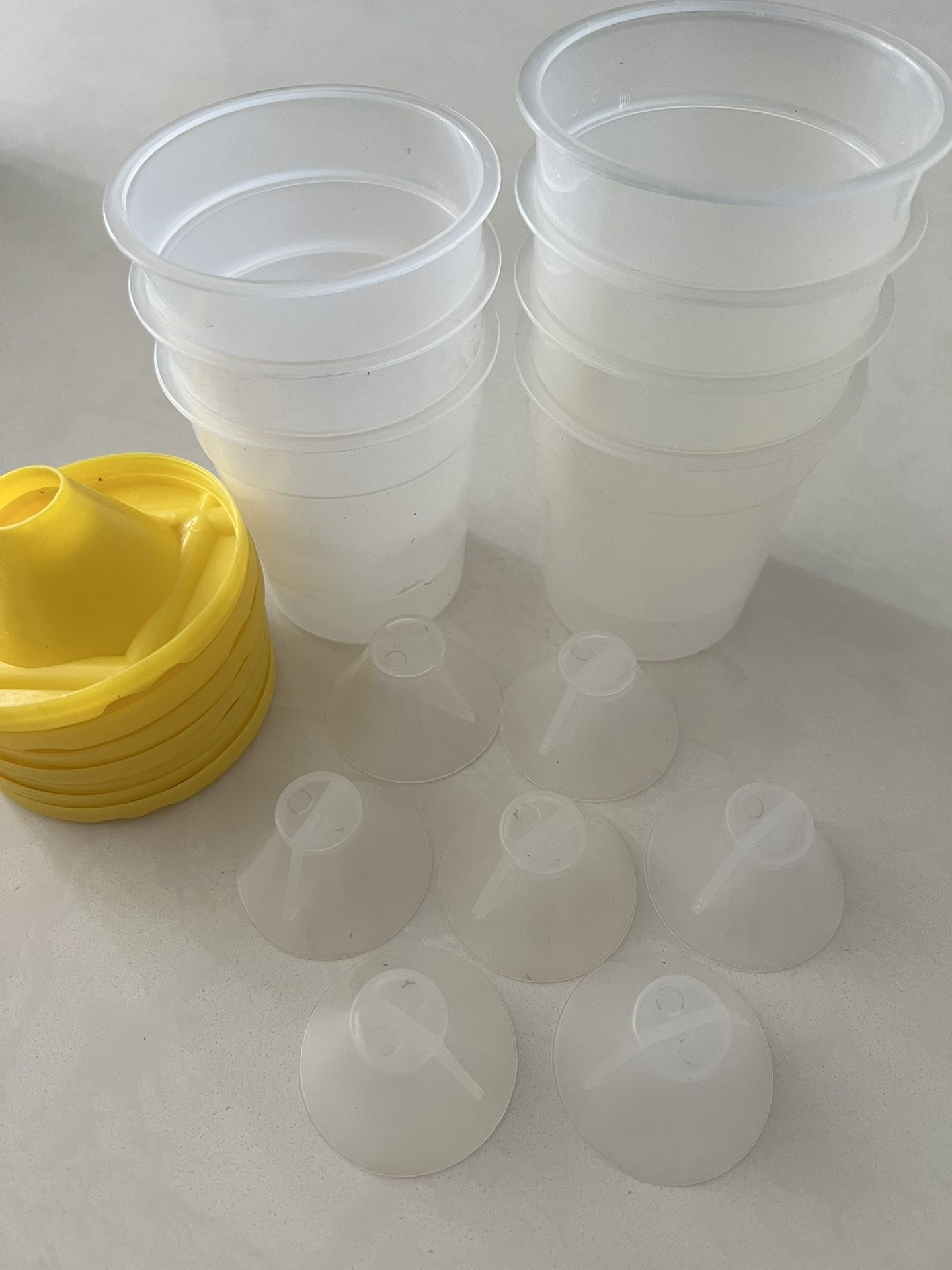 Paint Cups Clear with Non-Spill Lids~ (7 Total)