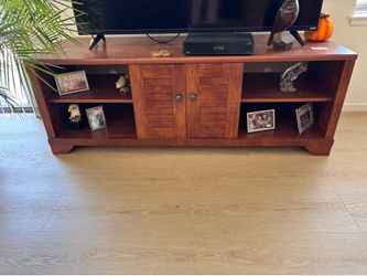 Beautiful Wood TV Table