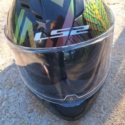 LS2 MOTORCYCLE HELMET 