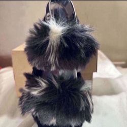 UGG