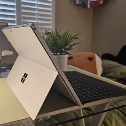 Surface Pro 7 with Magnetic Keyboard