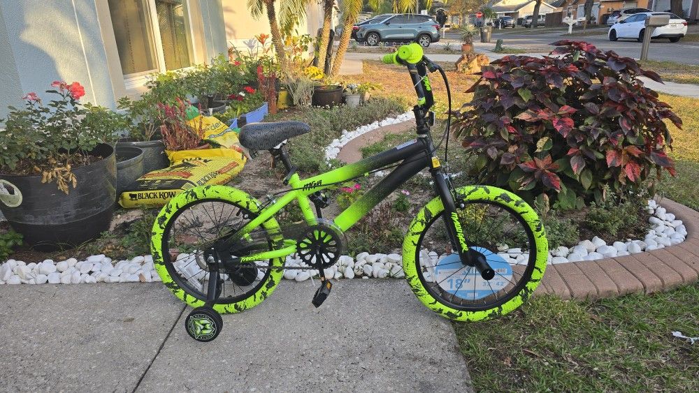 New MaddGear 18in BMX  Kid's Bike 
