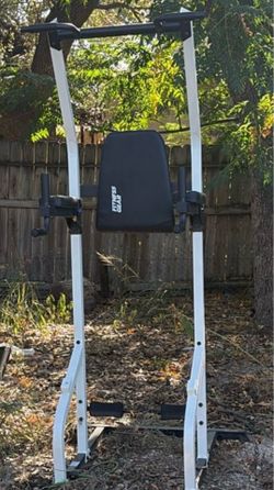 Power tower pull up station