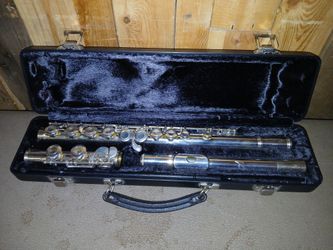 Armstrong 104 Flute Excellent Condition
