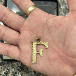 10k Letter F Charm 3 Grams+