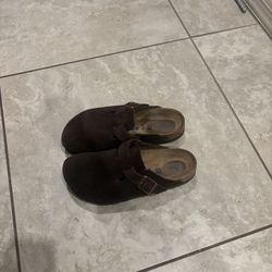  brown mocha birkenstock clogs 