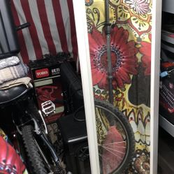 $10 White stand up mirror