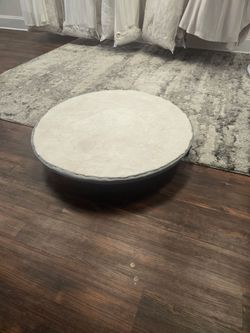 Pedestal stand