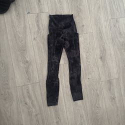 Lululemon Align High-Rise Pants with Pockets in the Diamond Dye Pitch Grey Graphite Grey color