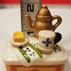 Mini Figurine Tea Time