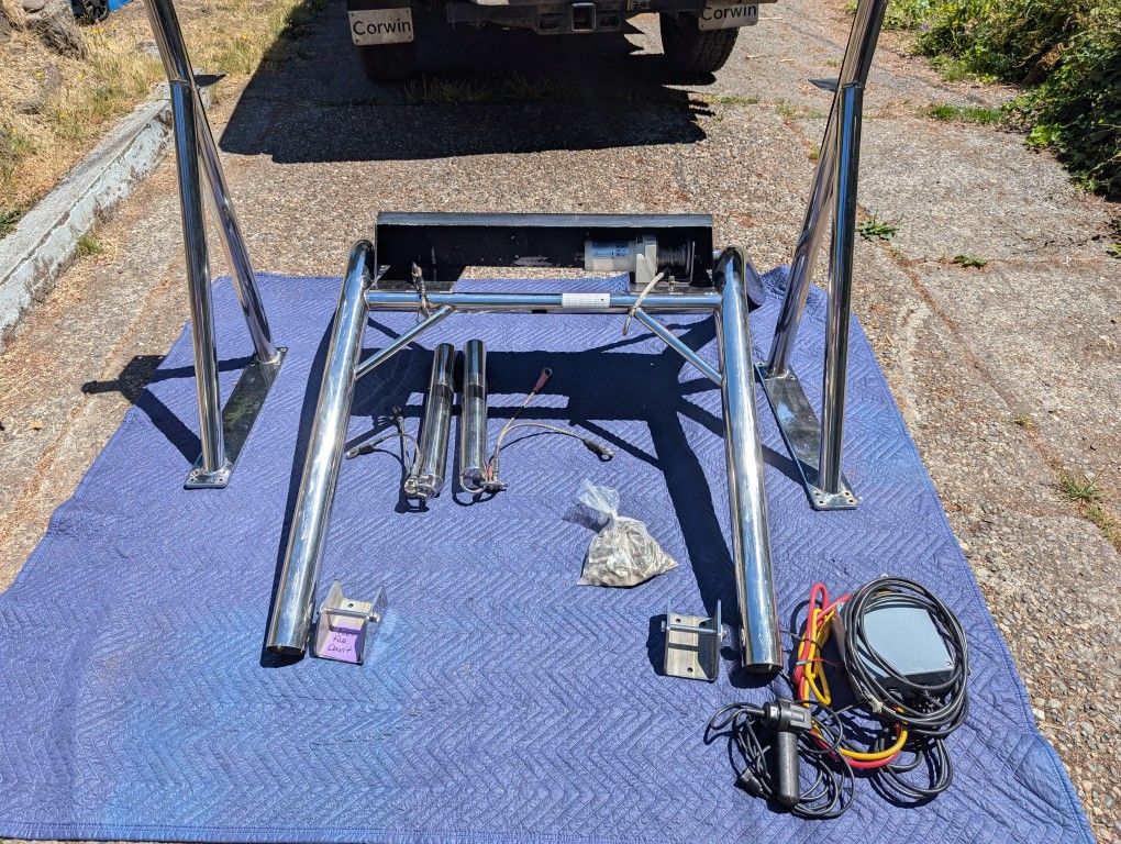 Roskelly Olson Transom Davit RS-8 With Compression Posts