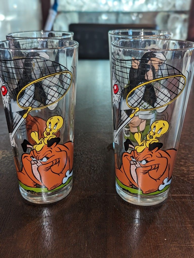 Vintage 1976 Warner Brothers Glasses