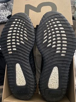 Yeezy 350 V2 Breds