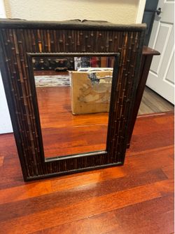 Wall mirror