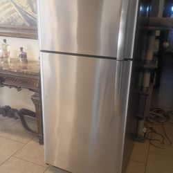 Refrigerator In Very Good Conditions , Everything Work Perfect Like New
