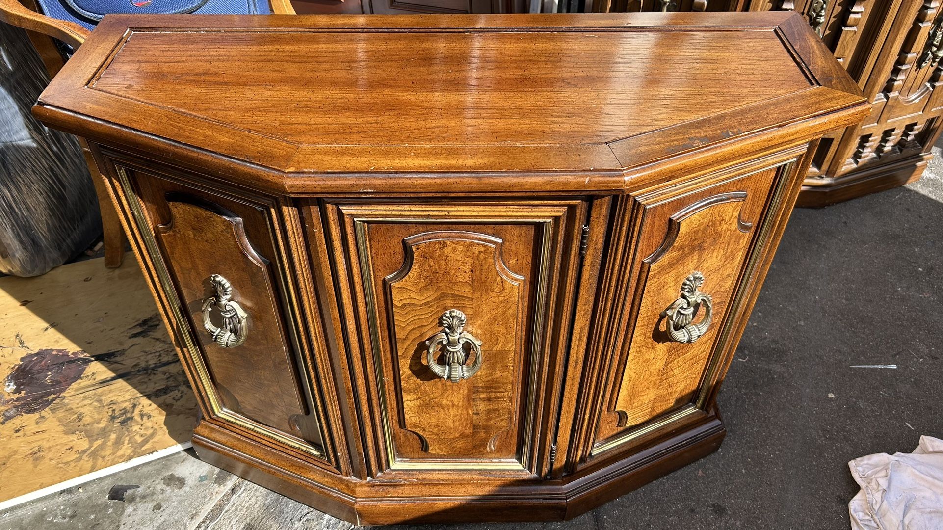 Mid Century Console Cabinet with shelf vintage side&end table L37”*D15”*H28”(address in description) 👇delivery 🚚 available within 15 miles with ext