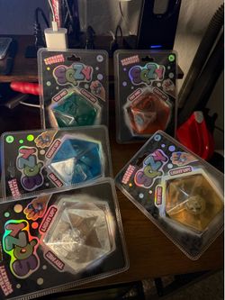 SQZY SQUISHY FLASHING LIGHT CUBE x 1
