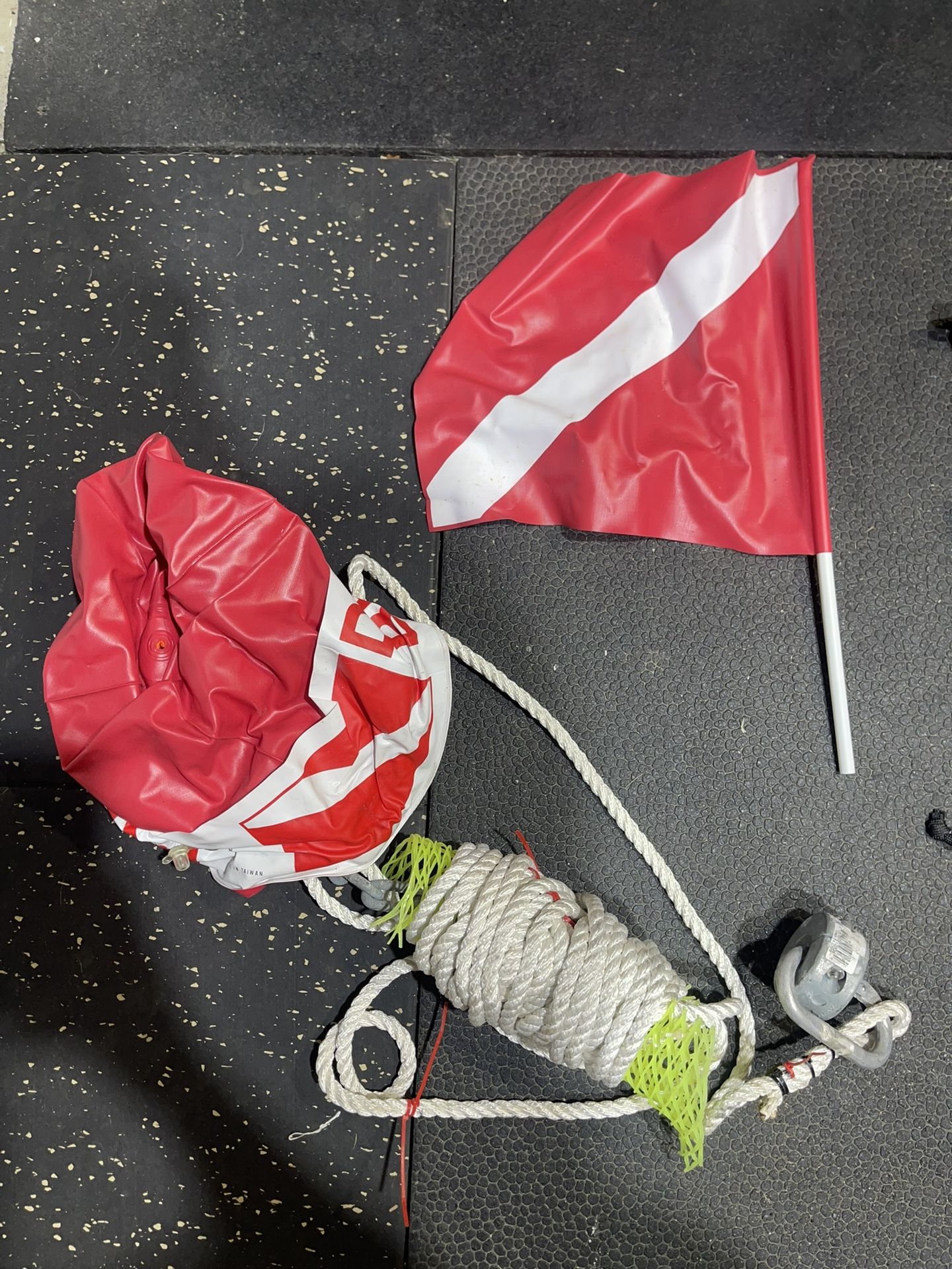 Dive float With Flag And Anchor