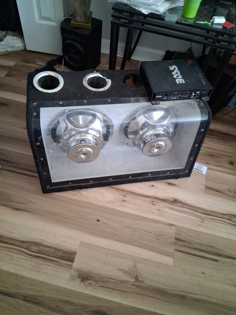 12" Speakers 1100 Watt Amplifier