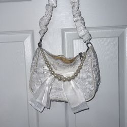 White Elegant Shoulder Bag