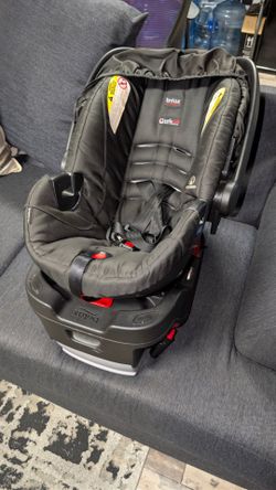 Britax B-Safe 35 infant car seat and base