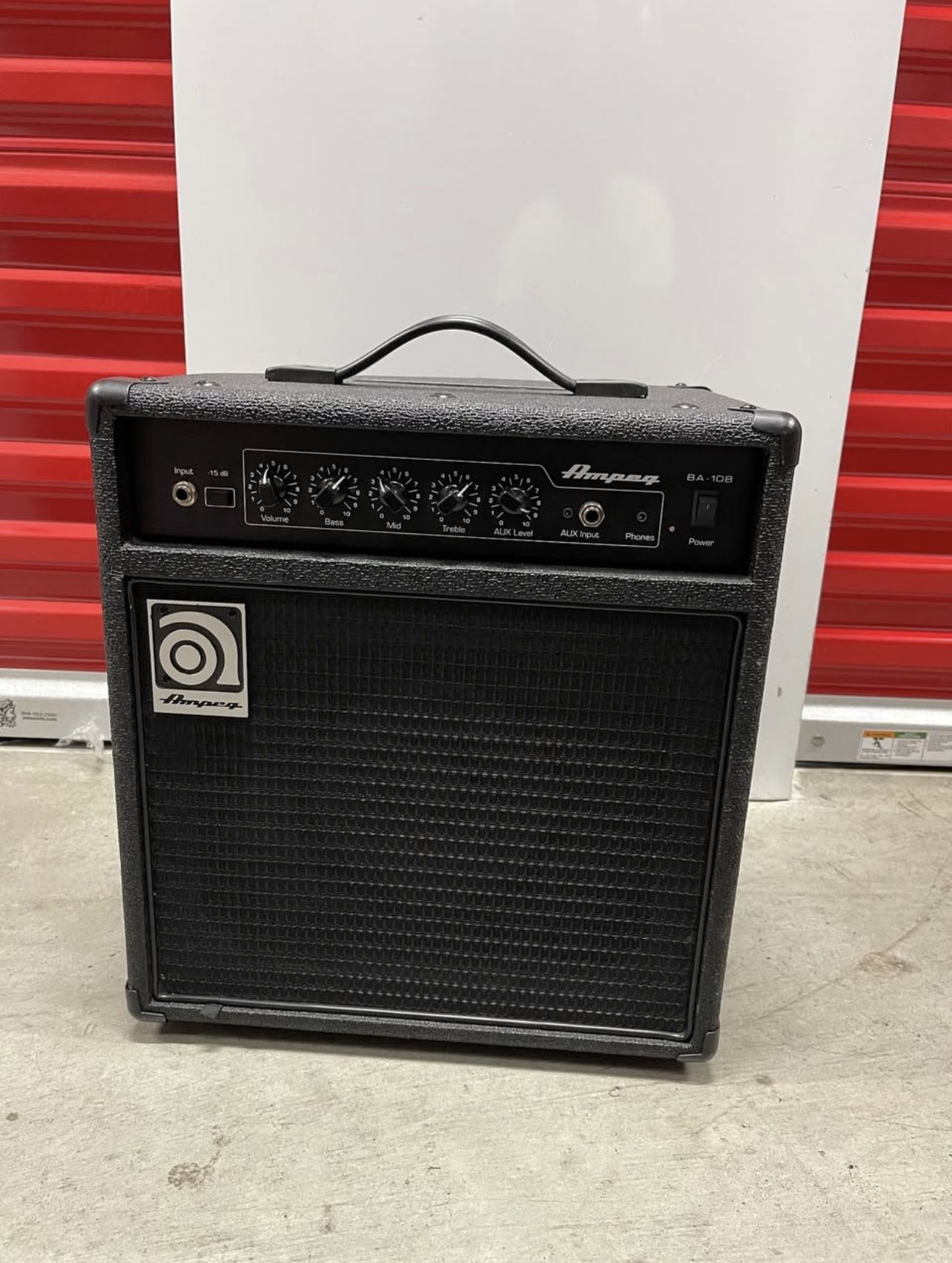 Ampeg BA 108 Bass Amp