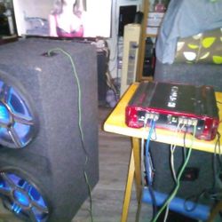 Dual 12" Single Voice Coil 4 Ohms 550 Watts Peak Power With Crunch Power Amplifier 2 Channel 4 Ohms 1000 Watts Peak Power Amplifier 