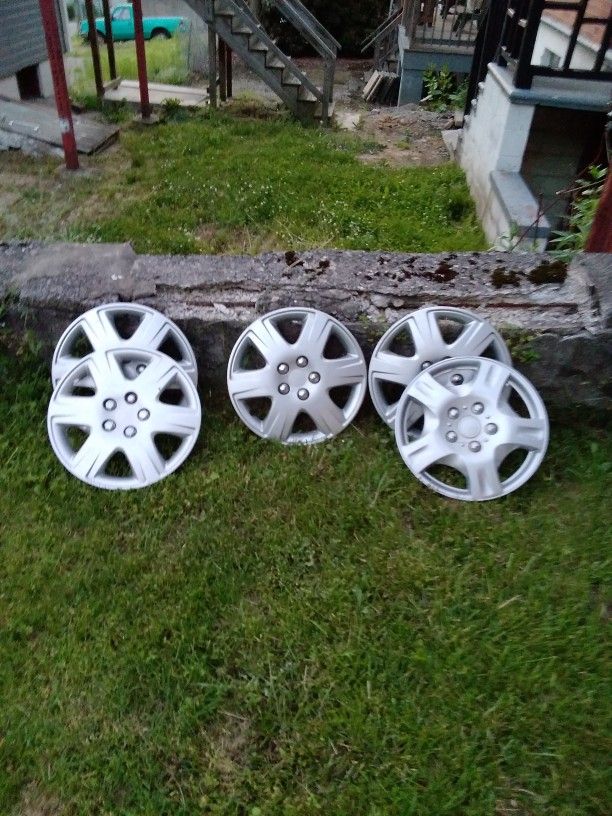 15" Hub Caps ? I Think There 15"