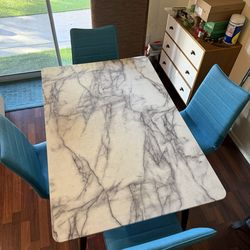 Kitchen table w/six chairs