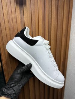 Alexander mcqueens size 8 men