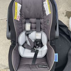 chicco baby car seat 