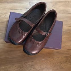 Keen Shoes Women Size 7 New 
