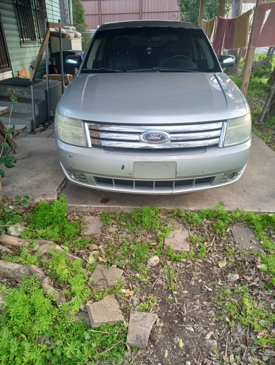 2009 Ford Taurus