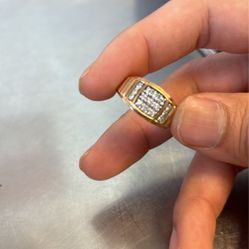 14k Gold Ring With Diamonds 