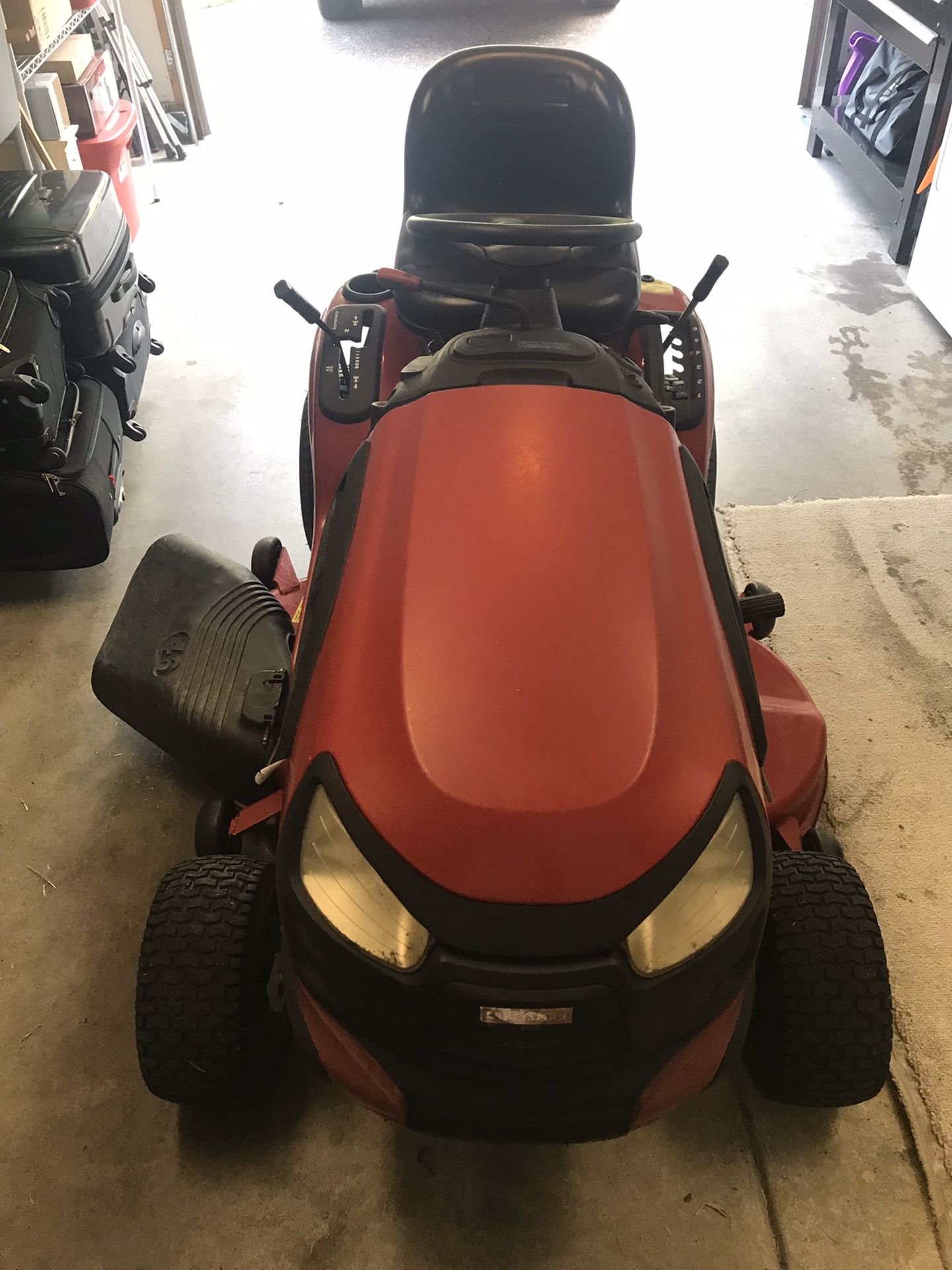 Lawn mower / tractor yt3000