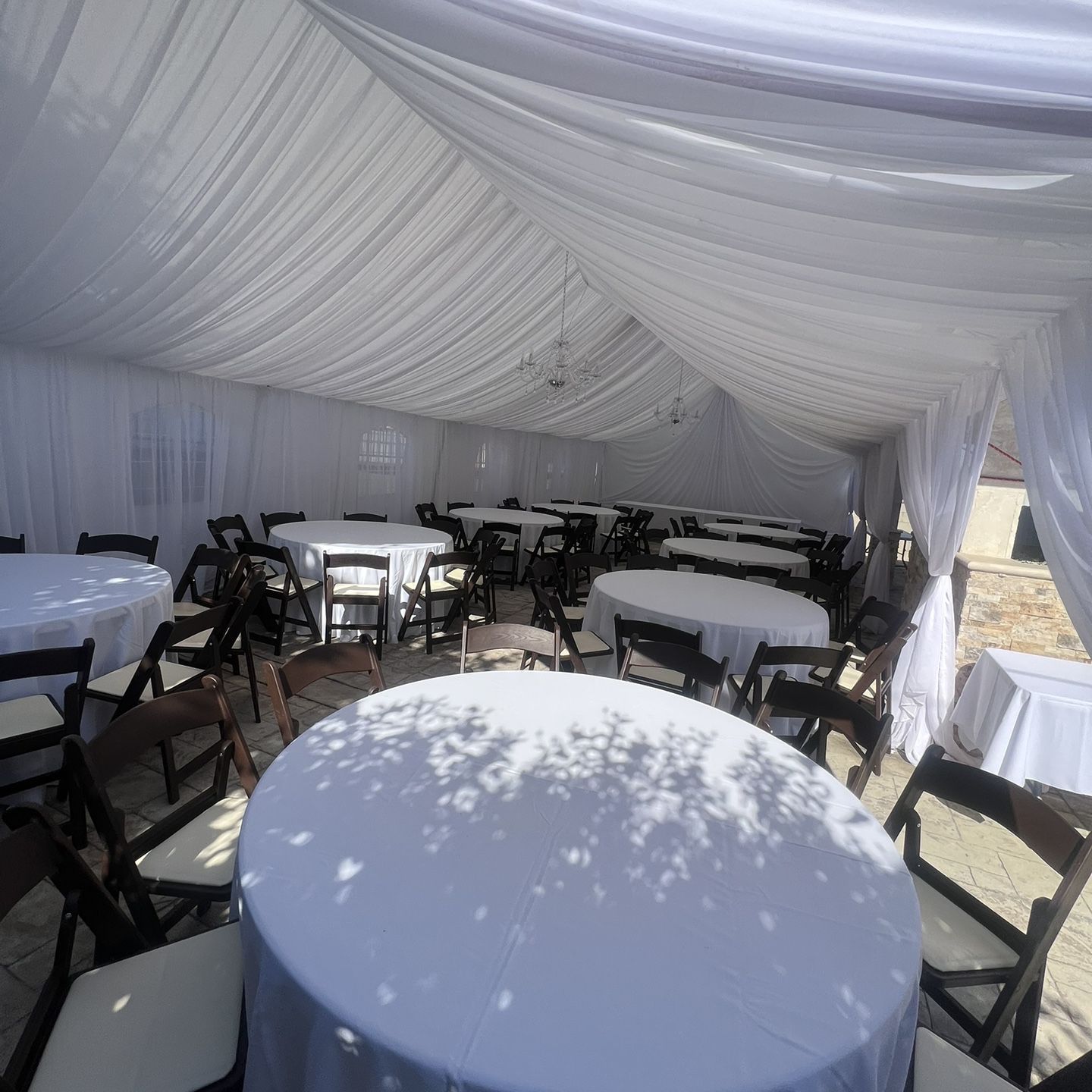 Tent 20x40 With Draping, Round Tables , Resin Chairs , Tablecloth 🫡