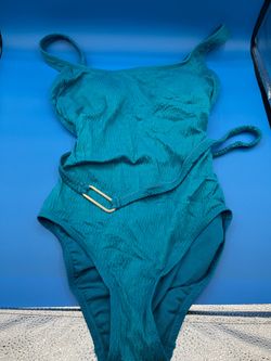 Time and Tru women’s blue textured one-piece swimsuit M