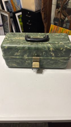 Plano hard plastic tackle box