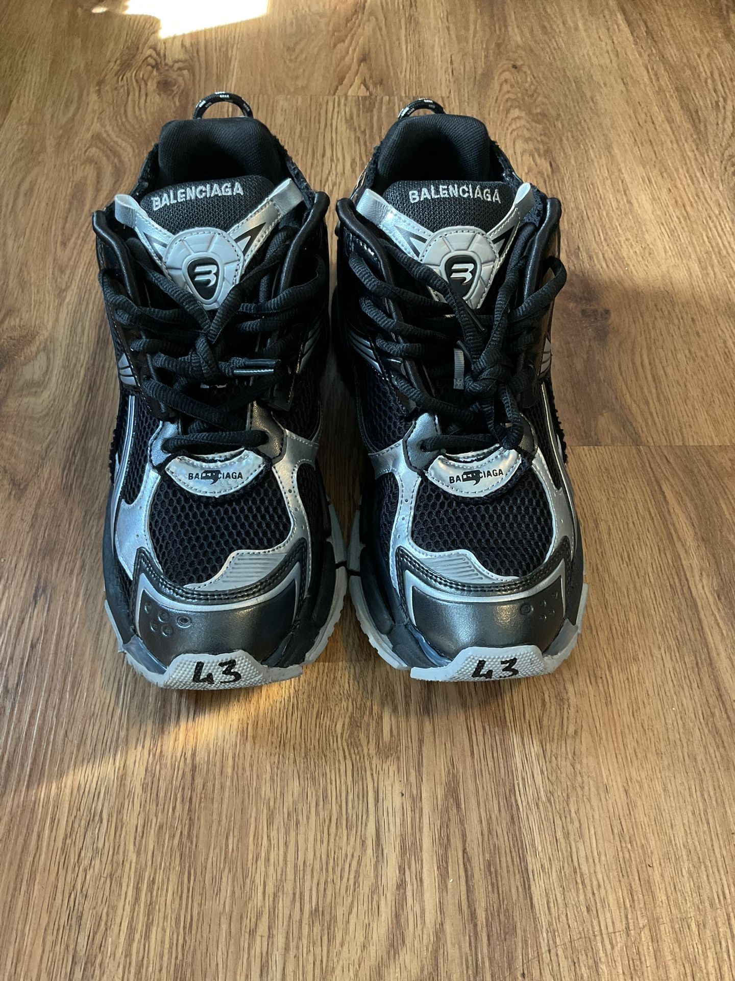 Size 10 Runners