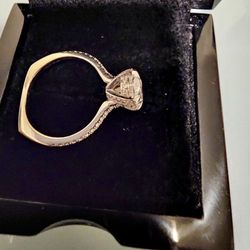 18 k .200 diamond ring