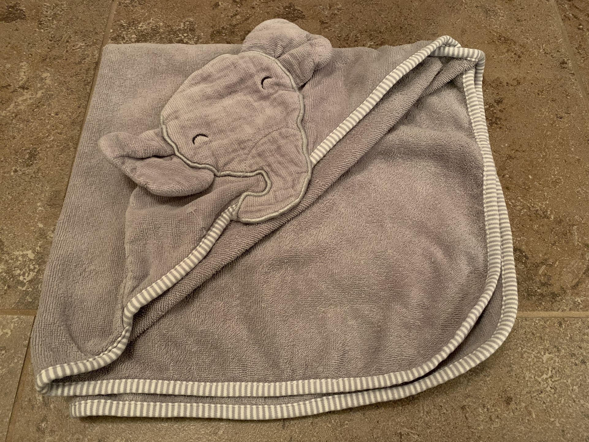 Carter’s Elephant Hooded Towel for Babies, Gray, 28” x 31”