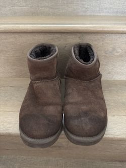 UGG