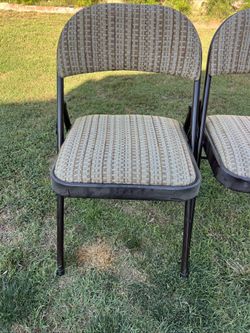 Set Of Two Meco Vintage Cushioned Folding Chairs