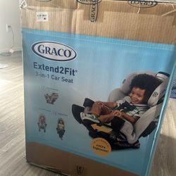 Graco Extend2Fit Car seat