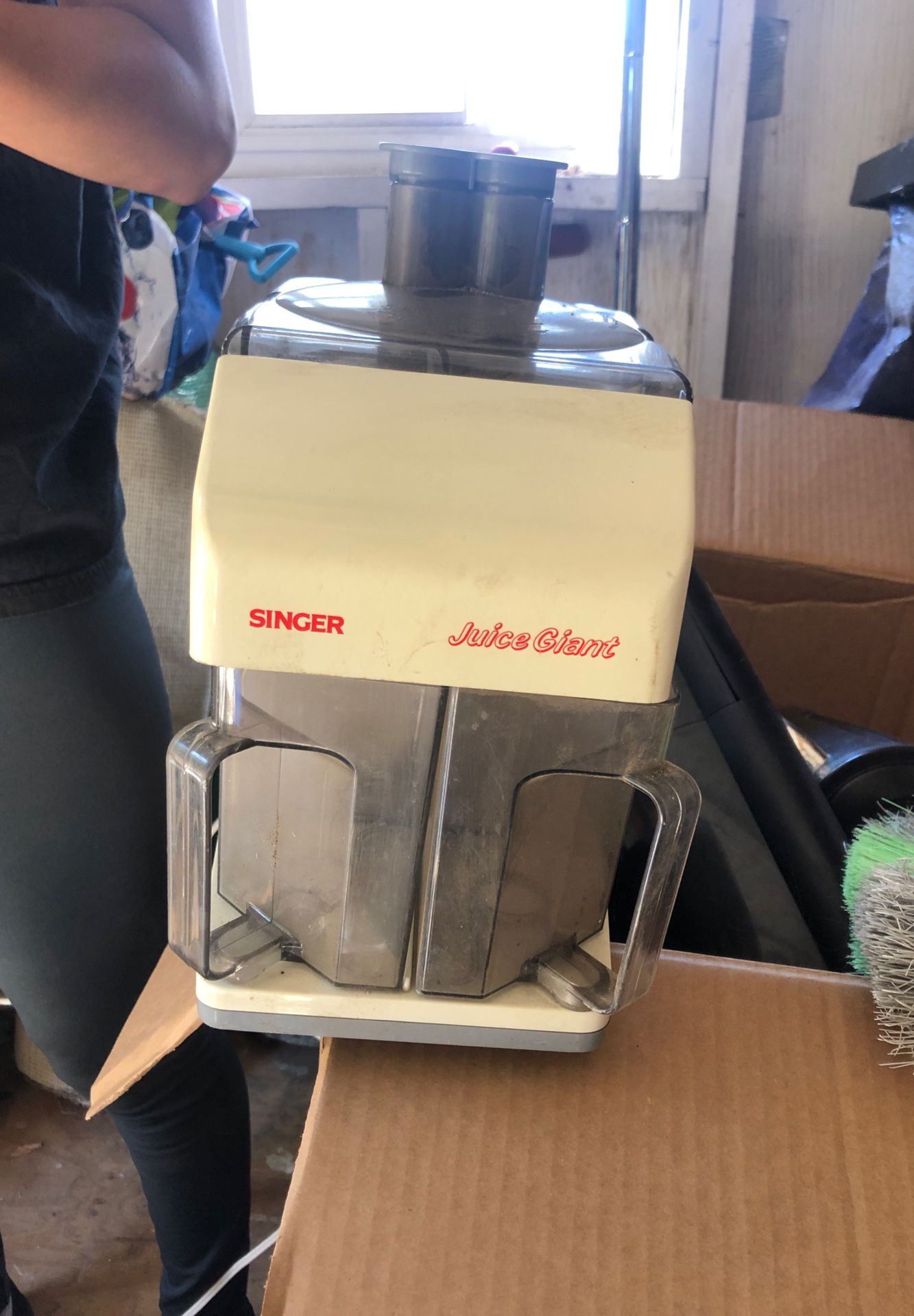 Juicer kitchen appliance going for 5 or best offer