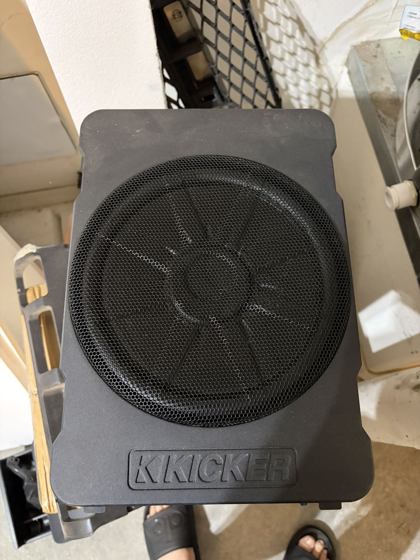 KICKER 46HS10 CAR AUDIO 10" HIDEAWAY POWERED SUBWOOFER SUB ENCLOSURE W/AMPLIFIER