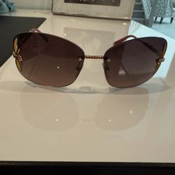 Louis Vuitton lily strass pink sunglasses good condition