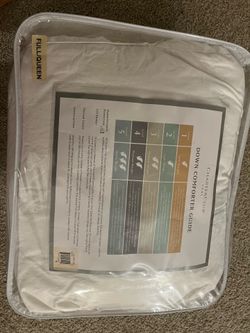 Full / queen size comforter set with 1 bedsheet