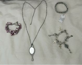 Lot bracelet & necklace